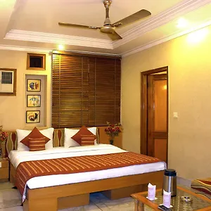 Hotel Singh International ***