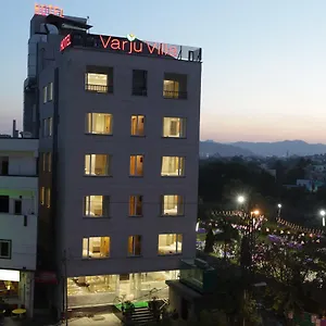 Hotel Varju ***
